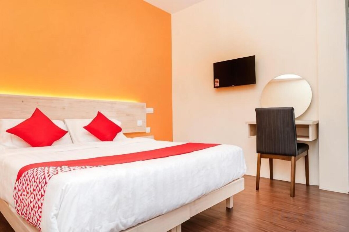 Deluxe Queen Room