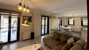 Villa, 3 Bedrooms | Living area