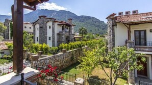 Villa, 3 Bedrooms | Garden view
