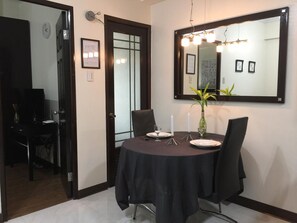Comfort Apartment, 1 Bedroom | In-room dining - MCH Suites at Le Mirage De Malate (Manila)