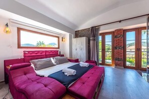 3 Schlafzimmer, Schreibtisch, Bügeleisen/Bügelbrett, kostenloses WLAN