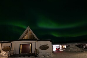 Front of property – evening/night - Sopperogården - Hostel (Övre Soppero)