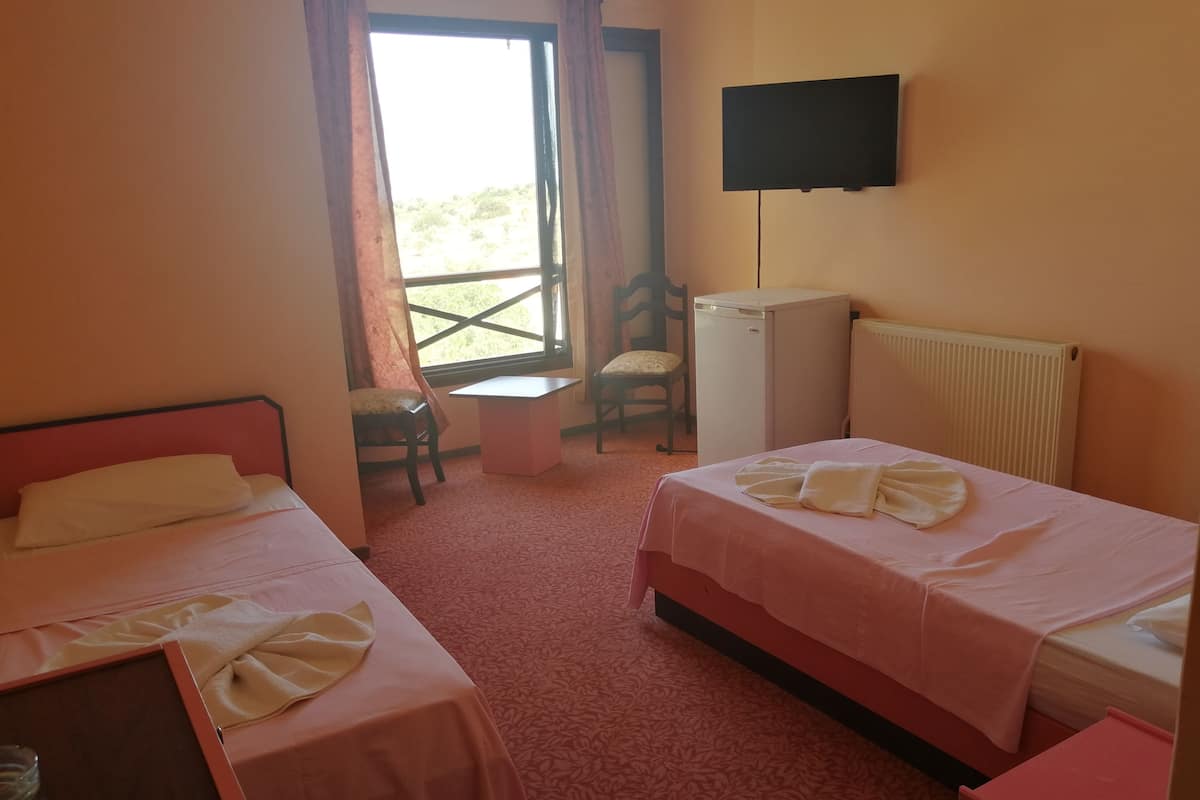 Standard Room | In-room safe, free WiFi, bed sheets