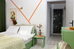 Family Quadruple Room | Free WiFi, bed sheets - Teras Motel (Foça)