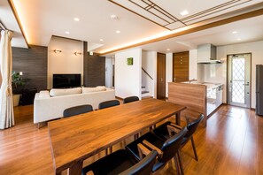 Villa | In-room dining