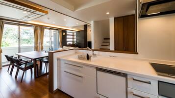 Villa | Private kitchen | Full-size fridge, microwave, stovetop, coffee/tea maker