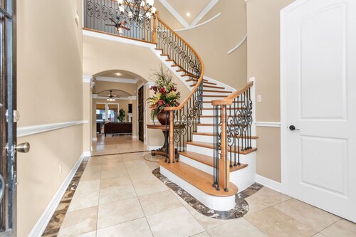 Outstanding, move-in ready home in Harding Heights!