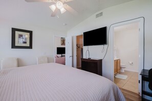 3 habitaciones, caja de seguridad en la habitación y escritorio