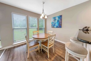 Dining - Golf Course Condo with Pools & Family Fun! (New Bern)