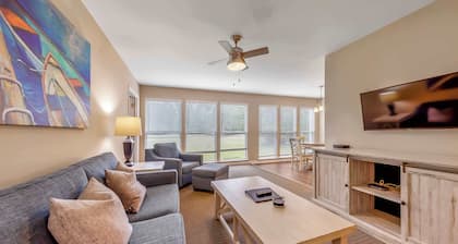 Golf Course Condo with Pools & Family Fun!