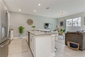 Interior - EV_860 - 4 Bed 3 Bath Townhome with Kids Bedroom and Access to Resort Amenities (kissimmee)