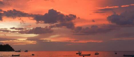 Una spiaggia nelle vicinanze