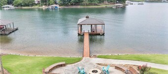 Summer's Way 185: Spacious 9 Bedroom Family Getaway in scenic Seneca, SC.