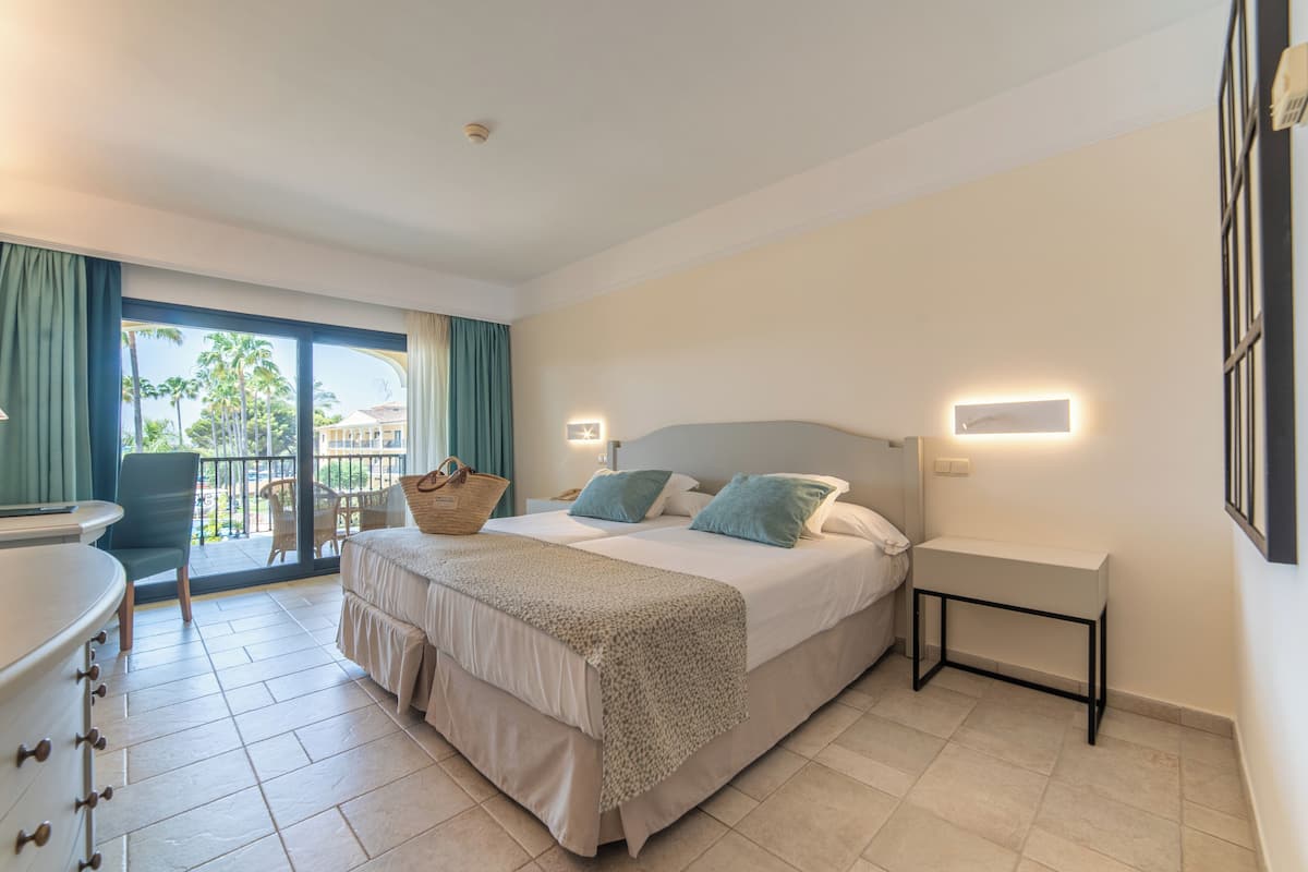 Double Room, Balcony, Pool View