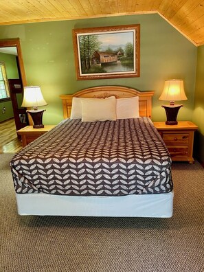 4 室のベッドルーム、WiFi (無料)、ベッドシーツ