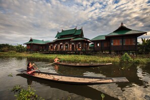 Boating - Inle Heritage Stilt House (Nyaungshwe)