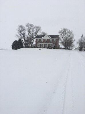 المنشأة من الخارج