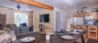 Christensen Retreat - Spacious family cabin