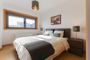 Apartment, 2 Bedrooms, 2 Bathrooms, River View | 2 bedrooms, free WiFi, bed sheets - Expo Panoramic View by Homing (Lisbon)