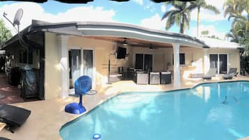 Piscine extérieure, piscine chauffée