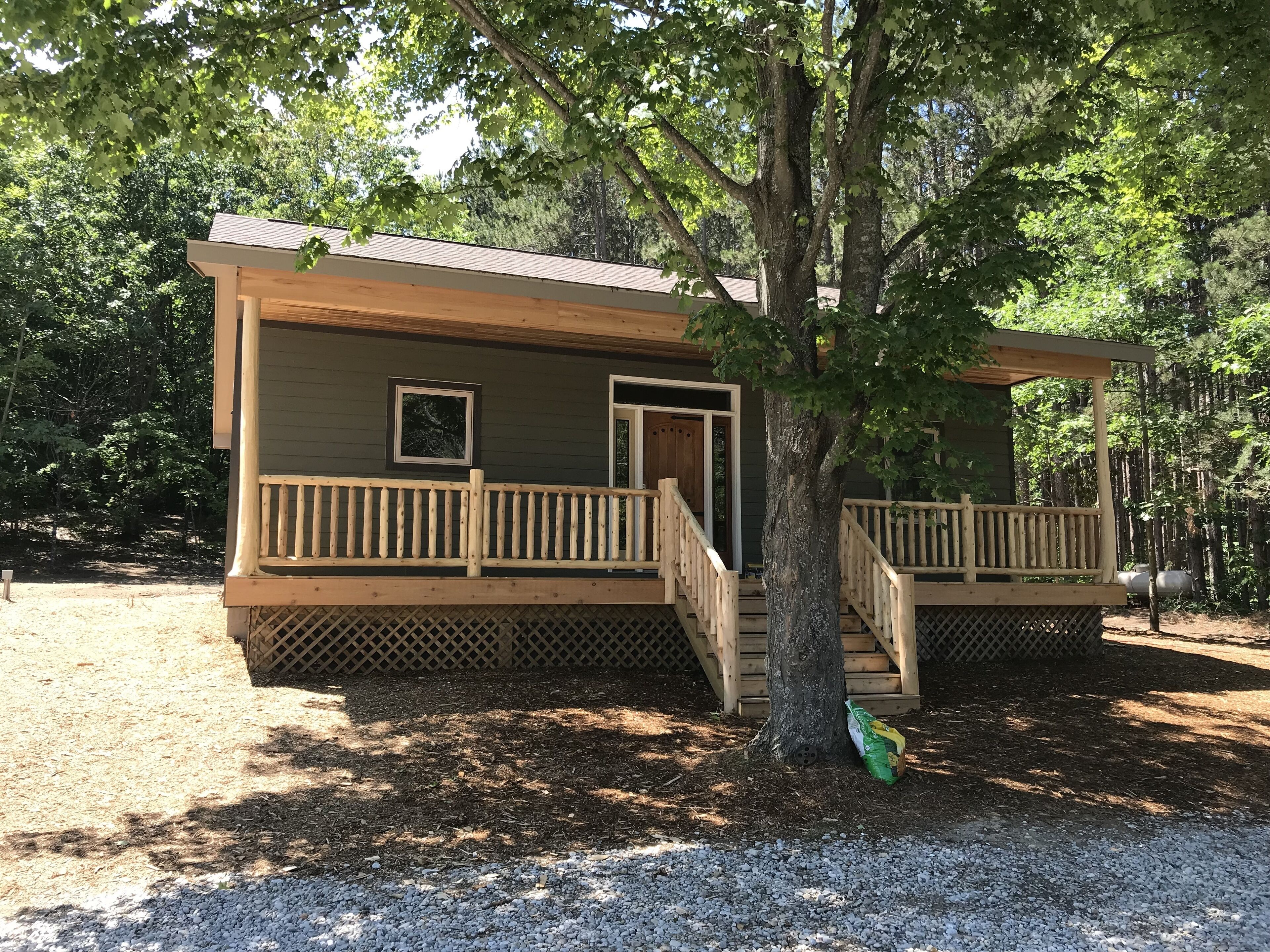 M22 Cabin ~ Just Minutes to Glen Arbor ~ Walk To Sleeping Bear Dunes Lakeshore!