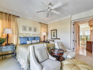 4 bedrooms, desk, iron/ironing board, Internet