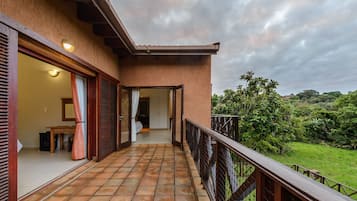 Villa de lujo, 4 habitaciones | Balcón