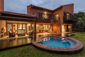 숙박 시설 정면