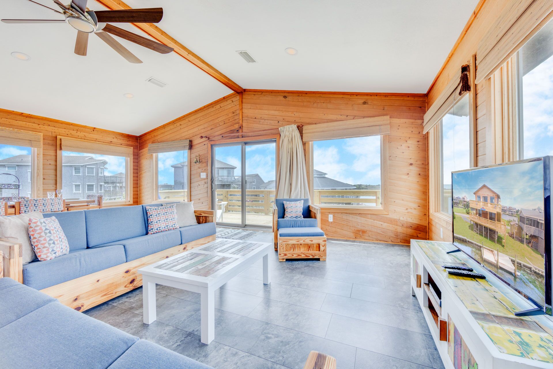 Televisión y reproductor de DVD 