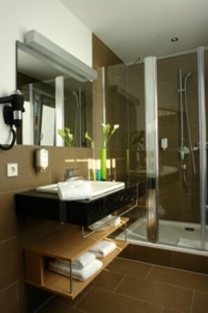 Bathroom - Hotel Gasthof Krone (Niederstetten)