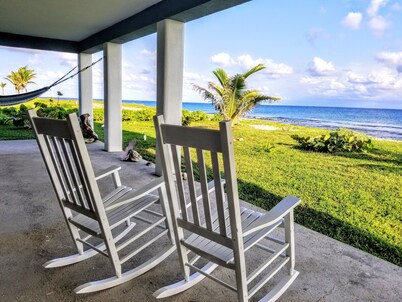 Coral Ridge House - Spectacular well maintained oceanfront home - Studio Apt