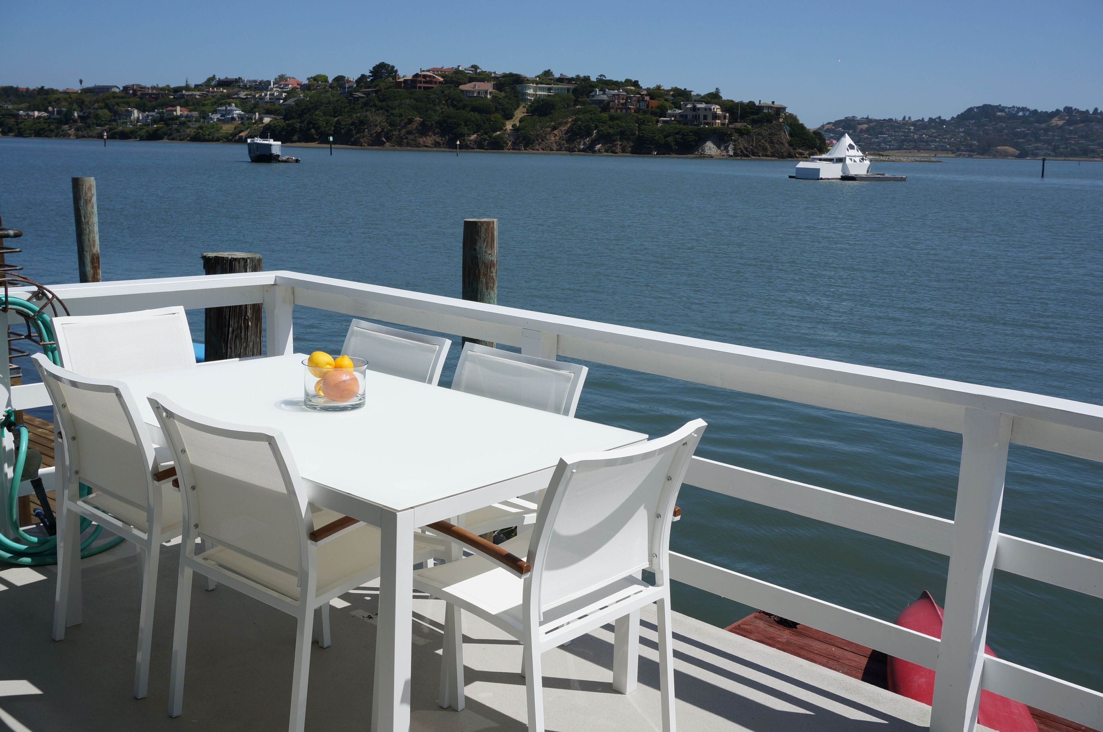 Spectacular 3Br/2Ba Houseboat For Rent