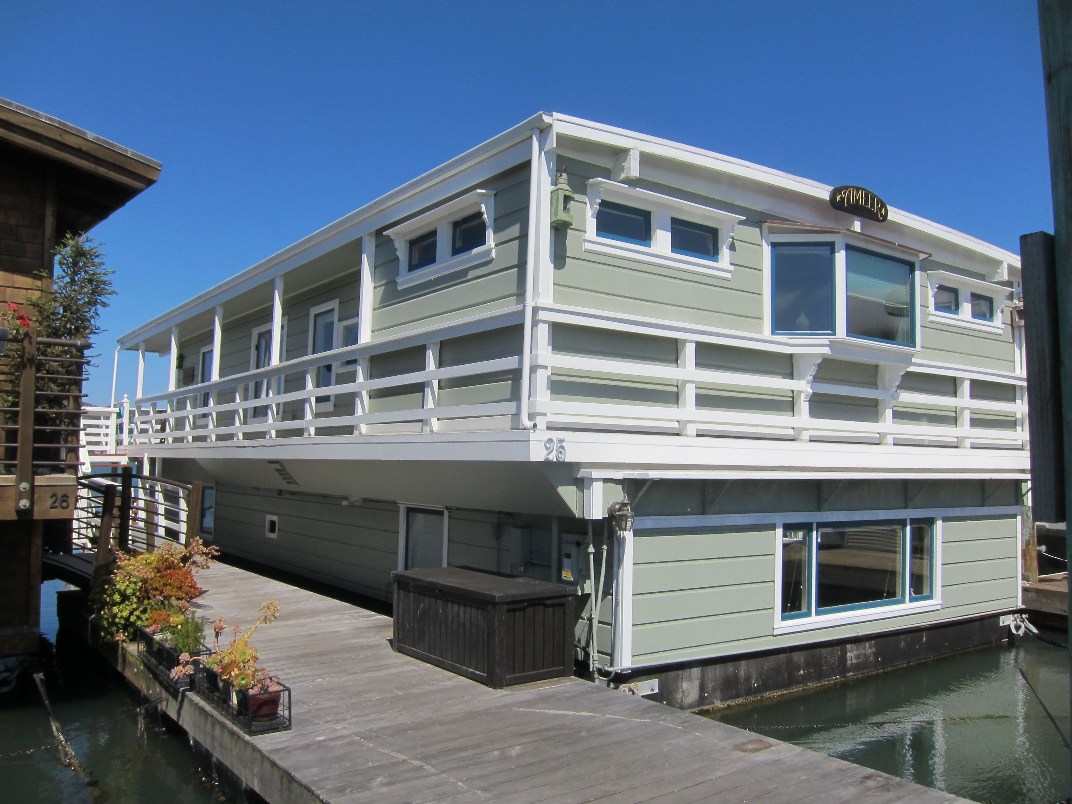 Top 12 Airbnb Houseboat Rentals Near San Francisco, California