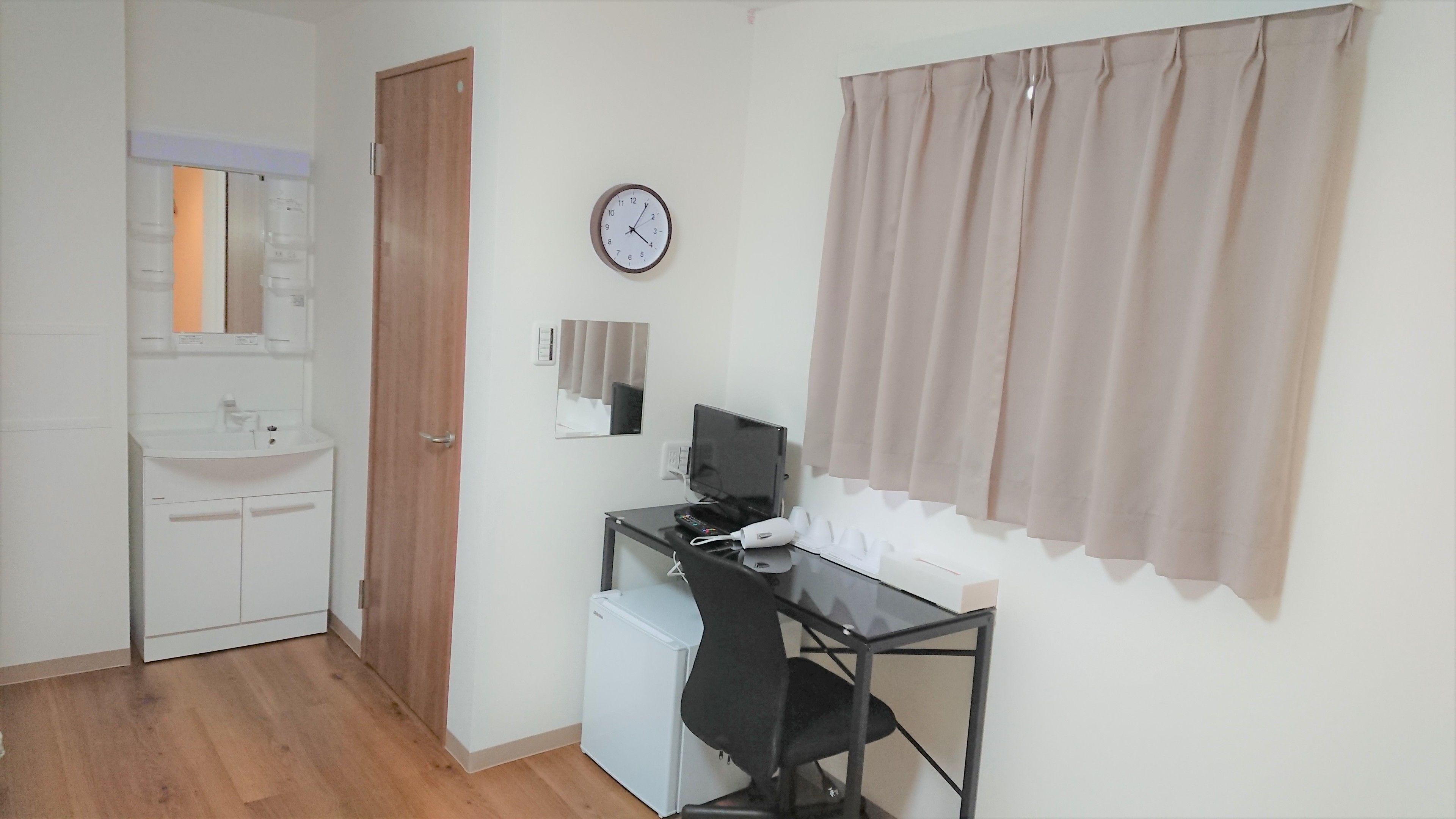 1 bedroom, desk, laptop workspace, blackout curtains
