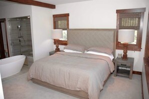 1 bedroom, iron/ironing board, WiFi, bed sheets - Luxury Mountain Cabin just steps to a ski trail (Mt. Crested Butte)