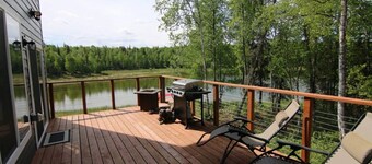 Lake front - 2 bedroom, 1 loft home with hot tub