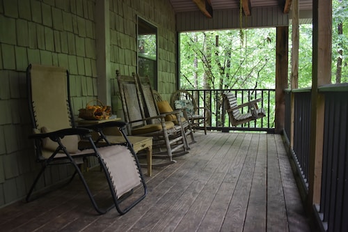 Beautiful River/Waterfall Cabin 13 miles to Helen  6 miles to Hiawassee