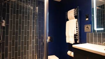 Standard Double Room, Ensuite | Bathroom