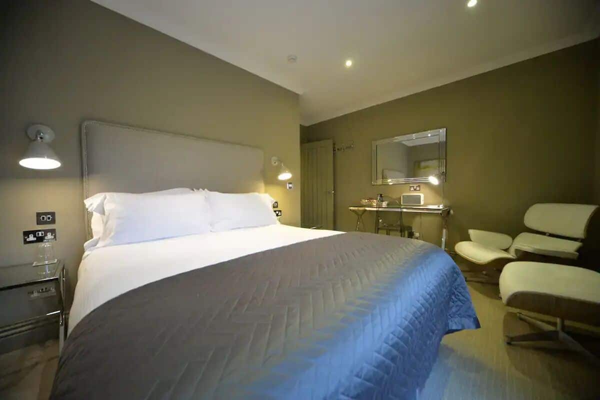 Habitación doble Deluxe, baño en la habitación | Imagen general