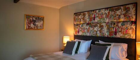 Deluxe Double Room, Ensuite | Premium bedding, desk, laptop workspace, blackout drapes