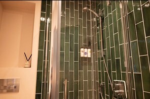 Bathroom - The George at Backwell (Bristol)