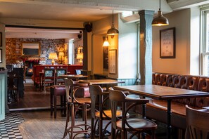 Restaurant - The George at Backwell (Bristol)