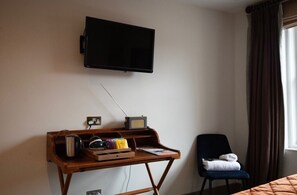 Deluxe Double Room, Ensuite - The George at Backwell (Bristol)