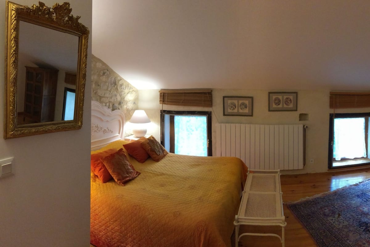Double Room, Garden View (Le Carme) | Soundproofing, iron/ironing board (on request), cribs (free)
