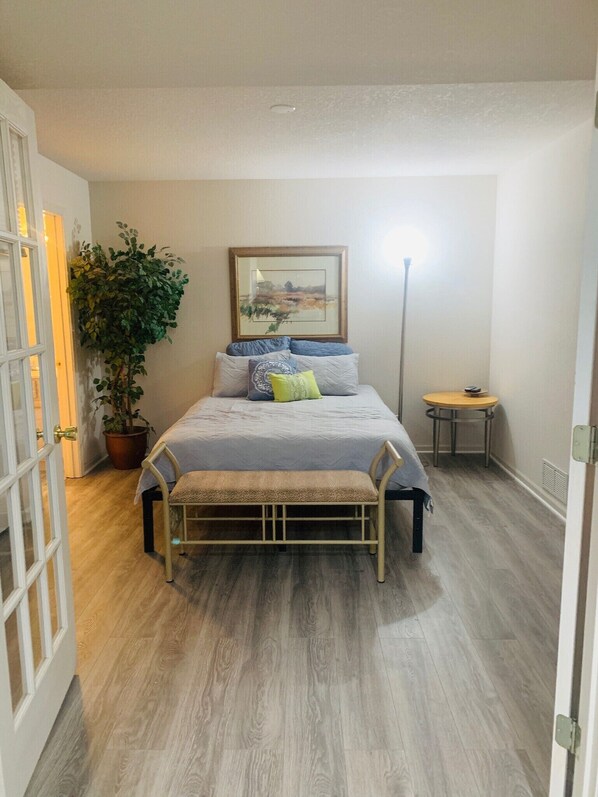 3 bedrooms, iron/ironing board, free WiFi, bed sheets