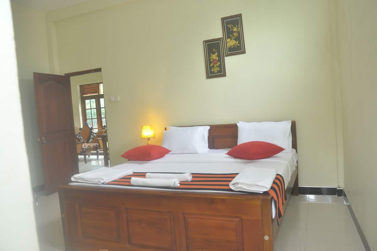 Desk, rollaway beds, free WiFi, bed sheets