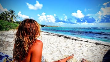 Am Strand, LiegestĂŒhle, StrandtĂŒcher