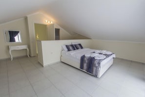 Villa - 3 sovrum | 3 sovrum, skrivbord, strykjärn/strykbräda och gratis wi-fi