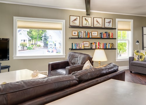 6 Bells: Harbor Springs Lodging for the Discerning Traveler