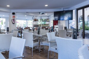 Bar (en la propiedad)